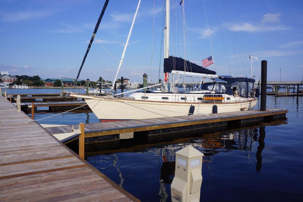 BridgePointe Hotel & Marina New Bern Esterno foto
